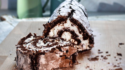 Paul Hollywood's Chocolate & mint roulade